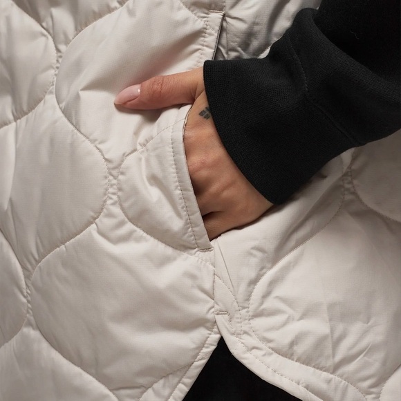 NWT Nike Sportswear Essentials Women’s Beige Vest, Size Large - Picture 6 of 10